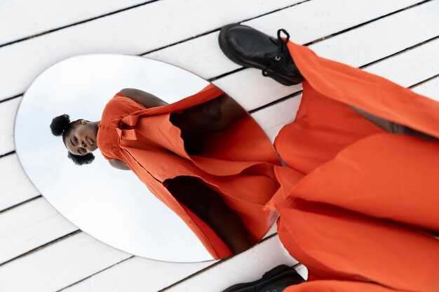 Presentation, Feuillets, and Marque page: lookbooks, leaflets, and brand identity in the campaign