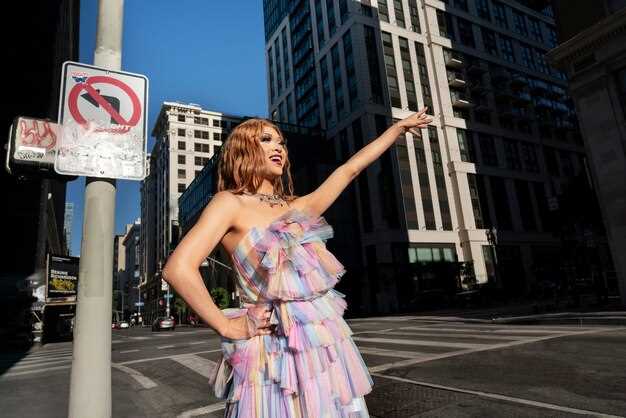 Explore the District: Culture, Shops & Outdoor Spaces