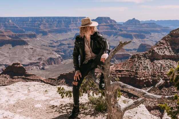 Million Dollar Cowboy Bar – Jackson Hole Western Experience